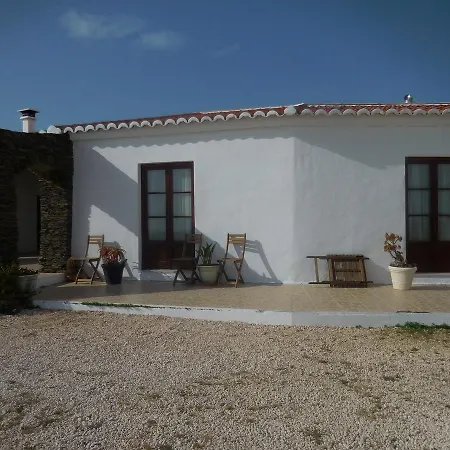Vale Figueiras Surf Resort - By Portugalferias 2* Aljezur