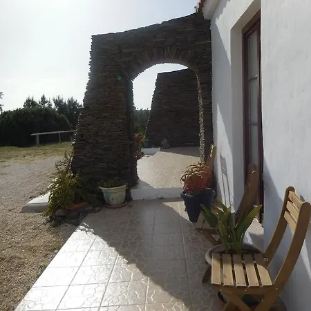 Vale Figueiras Surf Resort - By Portugalferias 2* Aljezur