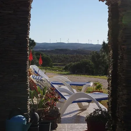 Resort Vale Figueiras Surf Resort - By Portugalferias 2*