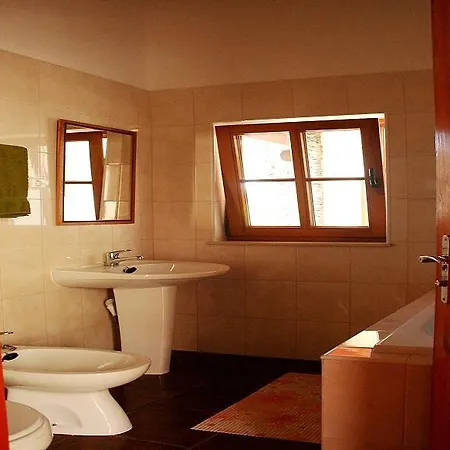 אתר נופש Vale Figueiras Surf Resort - By Portugalferias 2*